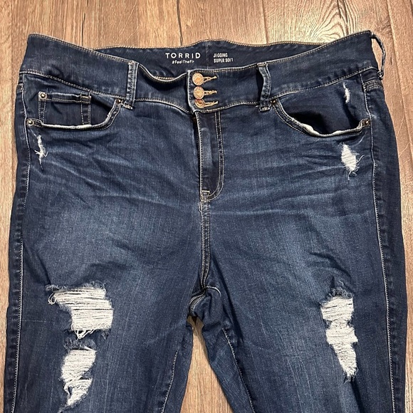 Torrid Jeans Women's Plus Size 20R Super Soft Jegging Classic Distressed Skinny - Picture 2 of 11